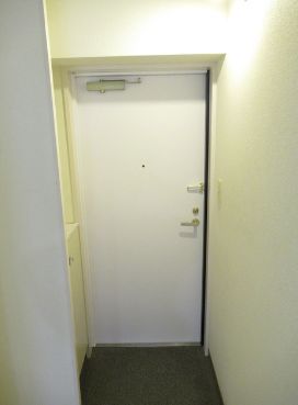 FAMS ALLEYの玄関写真