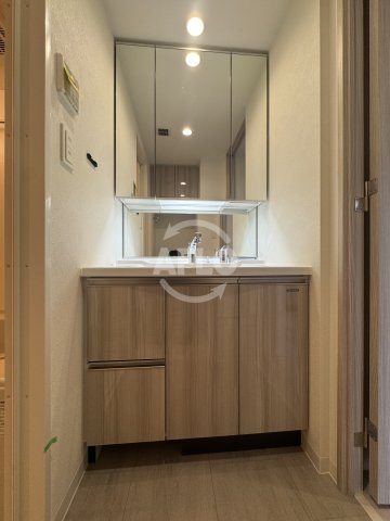 洗面設備　プレサンス九条グランデリーヴ　独立洗面台