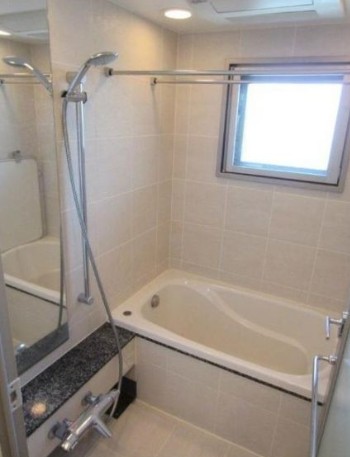 バス・シャワールーム　※こちらの写真は他部屋になり参考写真です