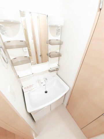 洗面設備　使いやすい洗面所です