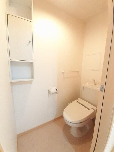 トイレ　玄関前