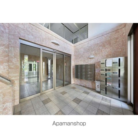 近鉄湯の山線 近鉄四日市駅 徒歩10分 8階建 築22年の外観写真