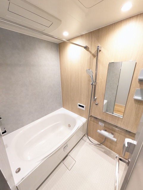 バス・シャワールーム　浴室　追い焚き・浴室乾燥機付き