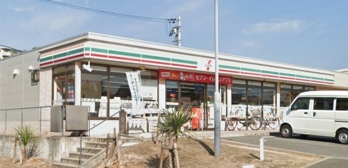 コンビニ　セブンイレブン 茨木穂積台店（コンビニ）まで724m
