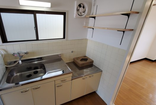 キッチン　2023年2月撮影※現況を優先致します。