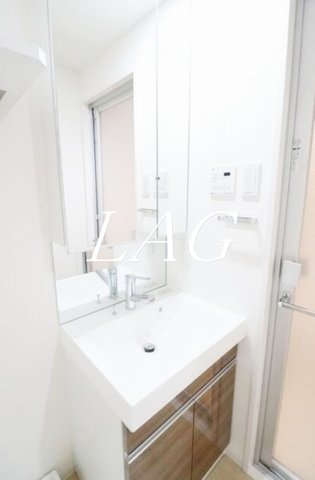 洗面設備　独立洗面台です。