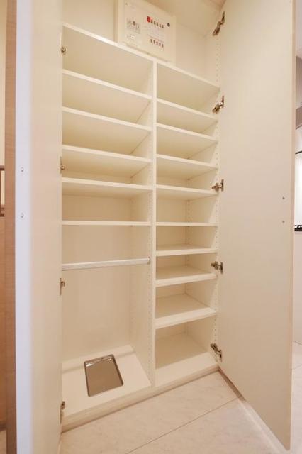 収納　シューズボックス