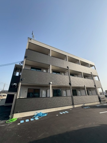 建物外観　新築のキレイな外観♪