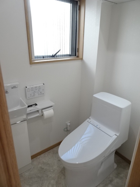 その他　新品のウォシュレット付トイレ