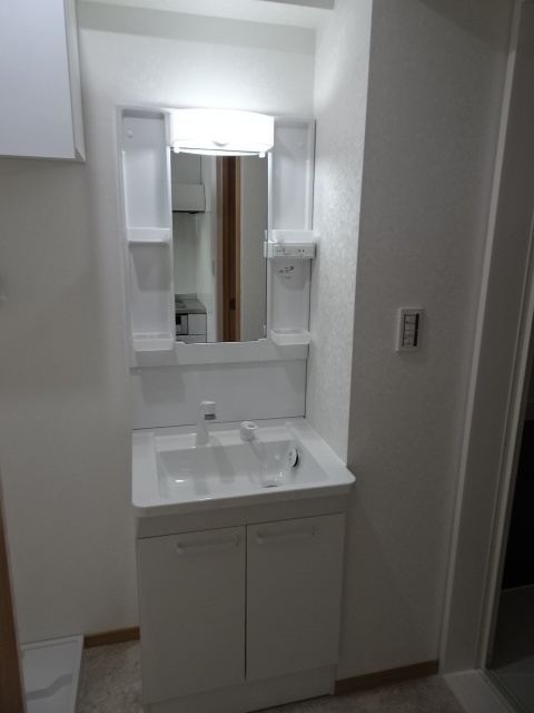 その他　清潔感のある独立洗面台