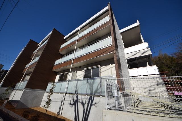 建物外観　～駅が目の前の便利さっ～