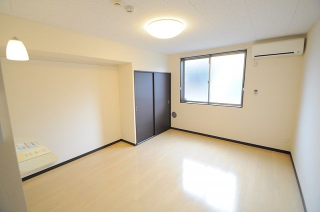 居室・リビング　広々としたお部屋です