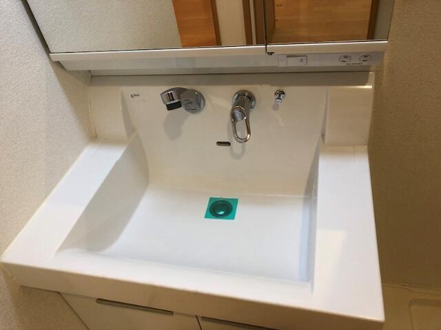 洗面設備　朝の身支度には欠かせない独立洗面化粧台