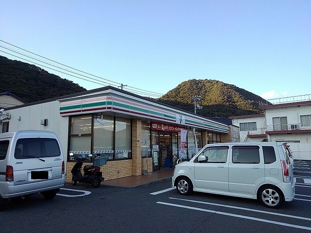 コンビニ　セブンイレブン三原須波店（コンビニ）まで1200m