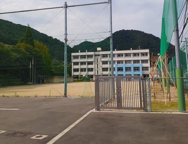 小学校　須波小学校（小学校）まで1100m