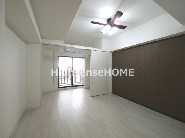 居室・リビング　こちらの居間で趣味の時間をお楽しみください