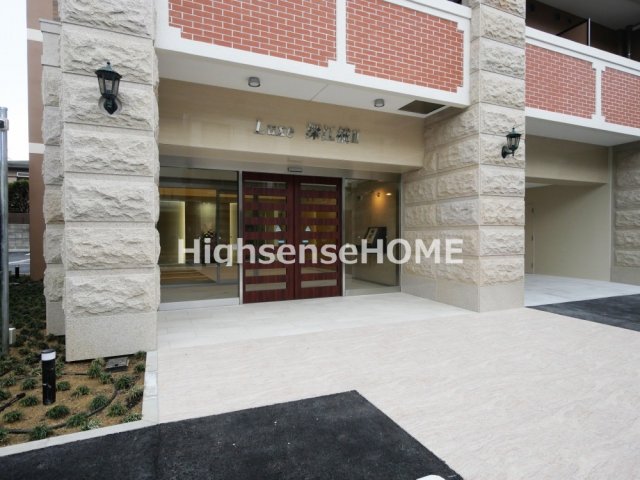 エントランス　清潔なエントランスです