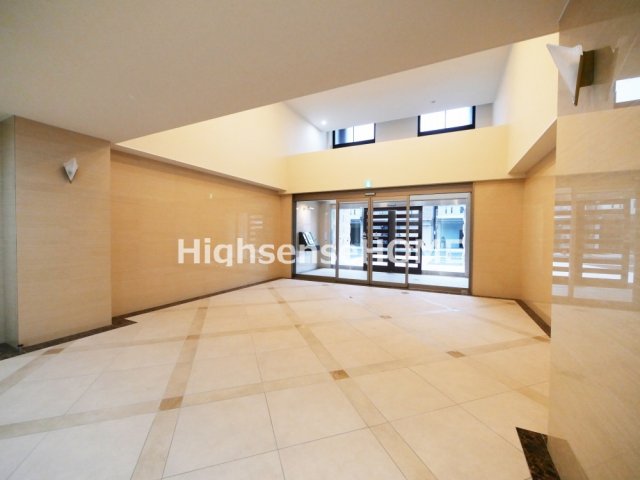 ロビー　落ち着いたロビーです