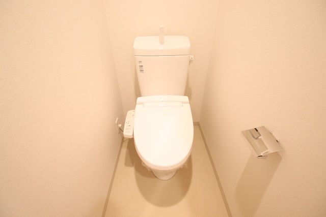 トイレ　※別室の参考写真の為、現況優先です。