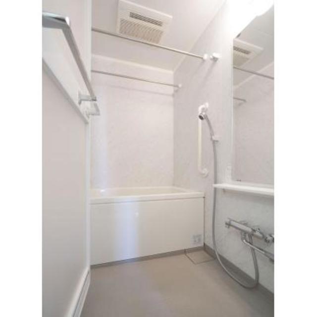 バス・シャワールーム　※写真は同タイプ住戸です。