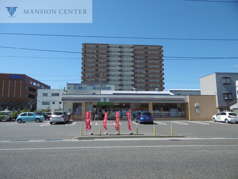 コンビニ　セブンイレブン新潟下木戸2丁目店（コンビニ）まで552m