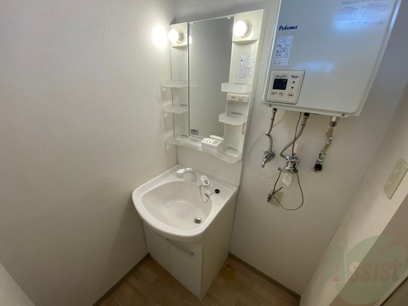 洗面設備　こちらに洗面台があります。朝の洗顔はこちらで。