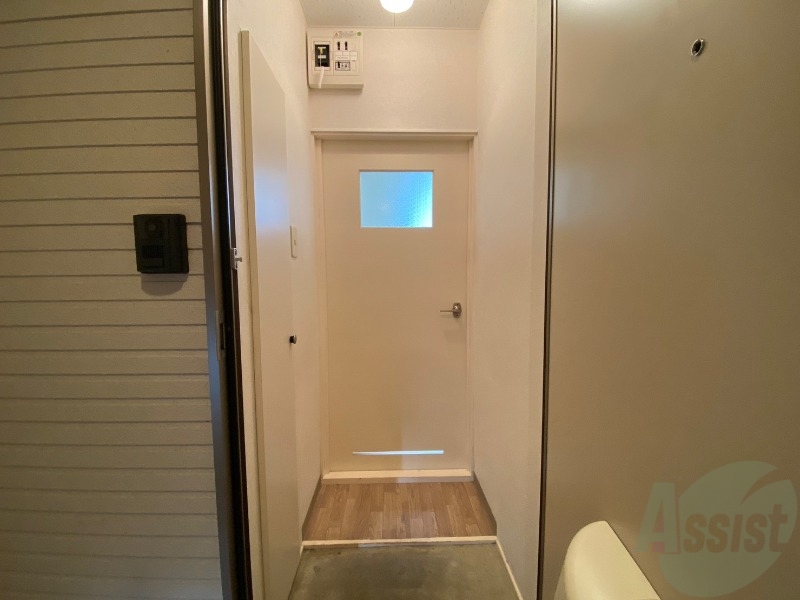 玄関　玄関の様子です。明るい印象ですね。気分もあがりそう。