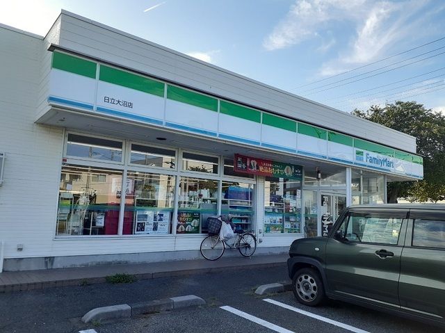 コンビニ　ファミリーマート日立東金沢店（コンビニ）まで550m