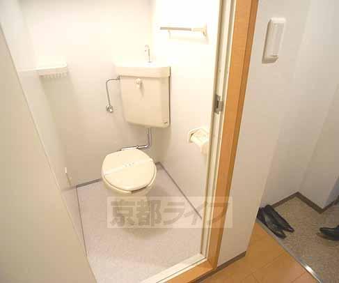 トイレ　実際の部屋の写真ではありません