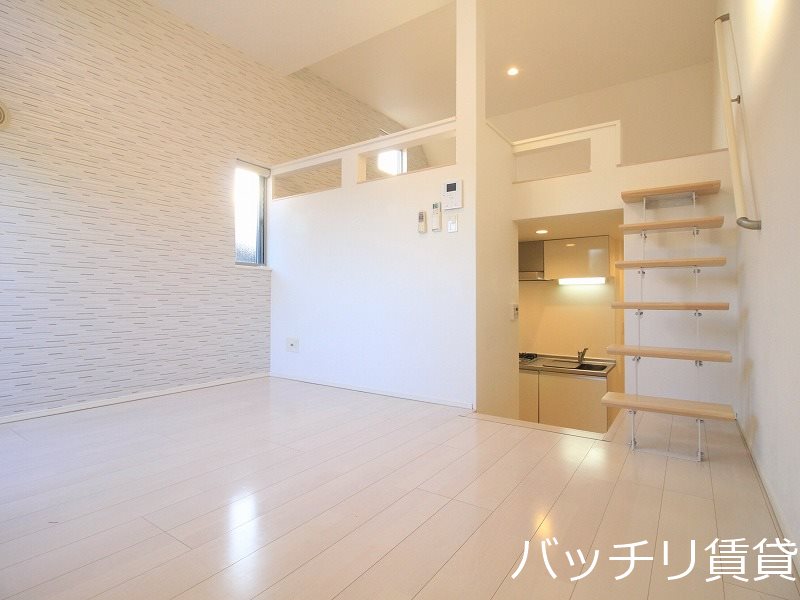 居室・リビング　同型タイプの為、現状を優先致します。