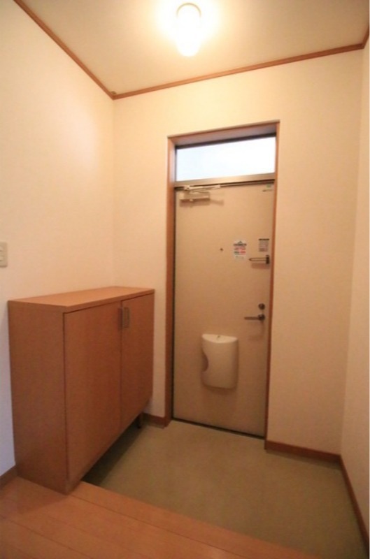 玄関　図面と現状に相違がある場合には現状を優先