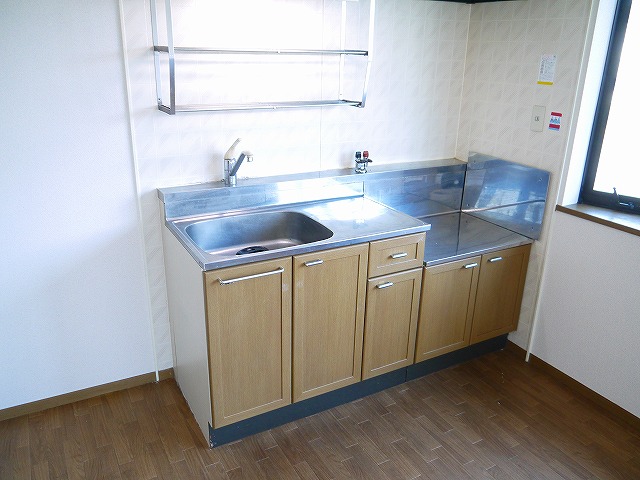 キッチン　コンパクトなキッチンで掃除もラクラク