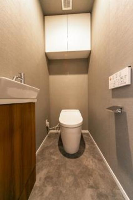 トイレ　※写真は同タイプ住戸です。