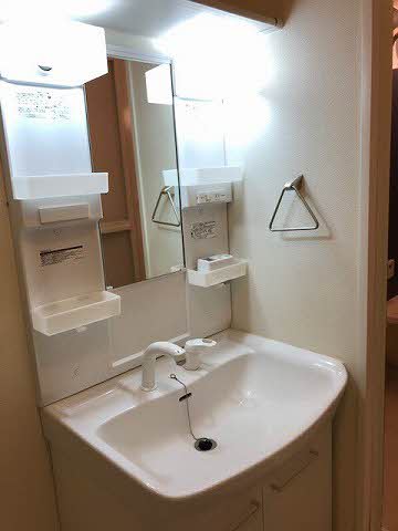 洗面設備　シャワー付き洗面台♪