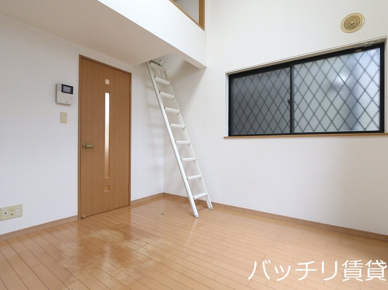 居室・リビング　同型タイプの為、現状を優先いたします