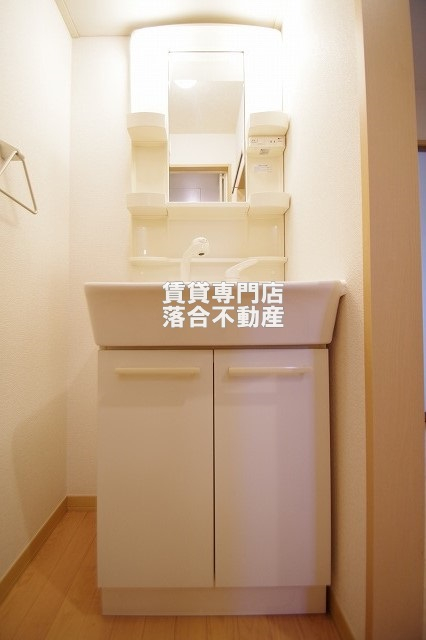 洗面設備　独立洗面化粧台付き