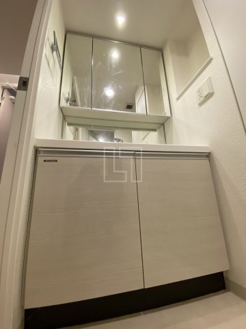 洗面設備　アーバネックス心斎橋　独立洗面化粧台