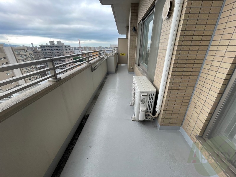 バルコニー　バルコニーです。洗濯物を干したり一息ついたりできますね！