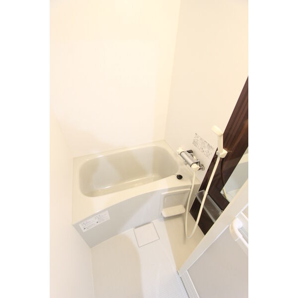 バス・シャワールーム　同タイプの写真です。