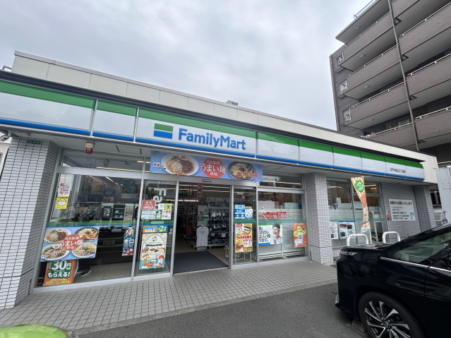 コンビニ　ファミリーマート江戸川松江三丁目店（コンビニ）まで77m