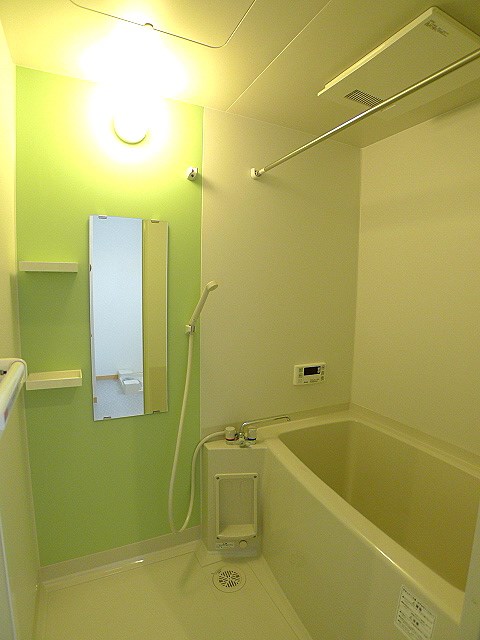 バス・シャワールーム　追い焚き機能、浴室換気乾燥機