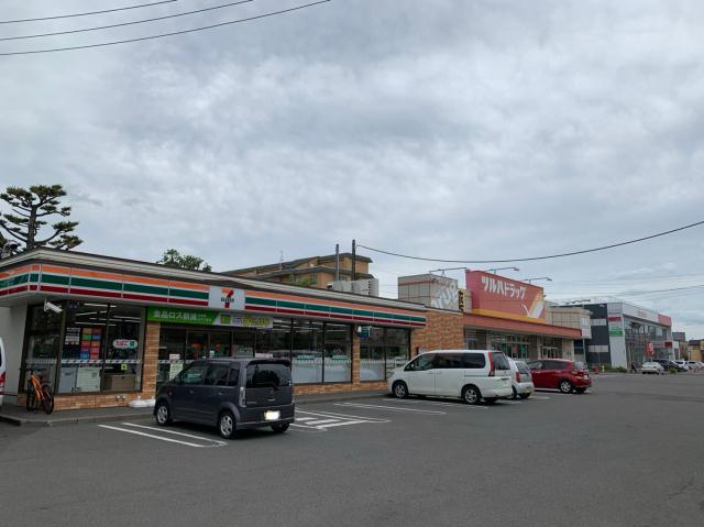 コンビニ　セブンイレブン（コンビニ）まで400m