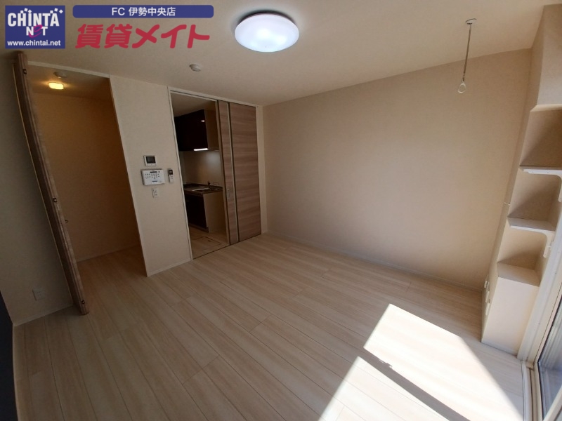 居室・リビング　掲載写真は同一物件別部屋の写真です。