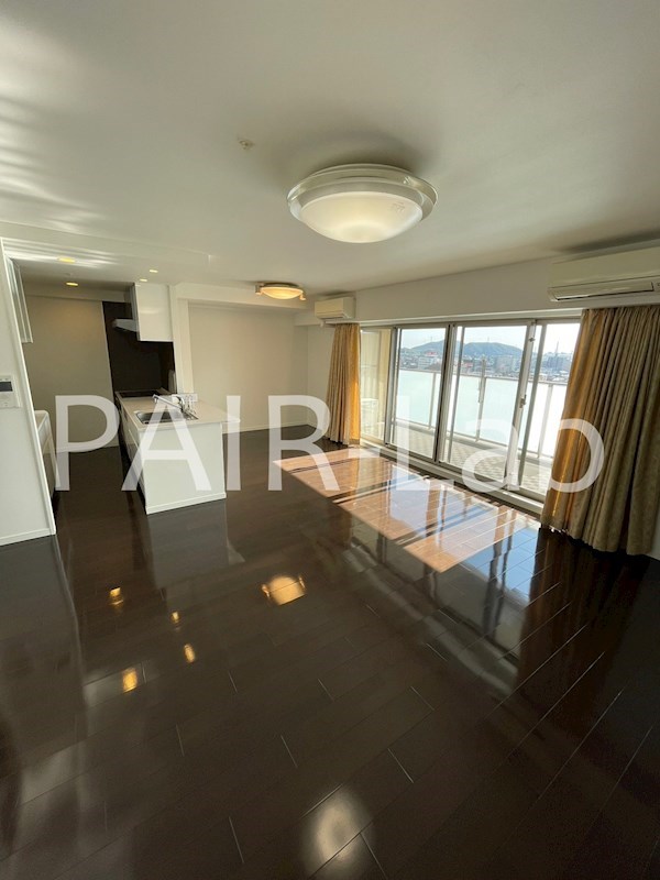 居室・リビング　同物件別部屋の参考写真です。