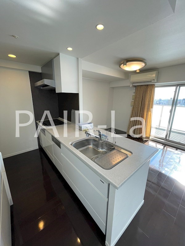 キッチン　同物件別部屋の参考写真です。