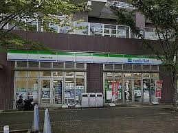 コンビニ　ファミリーマート（コンビニ）まで150m