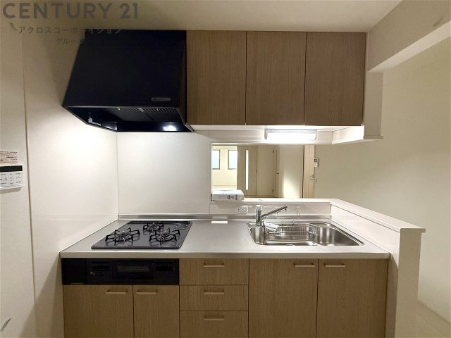 キッチン　人気の対面式システムキッチン♪3口ガスコンロ付き♪