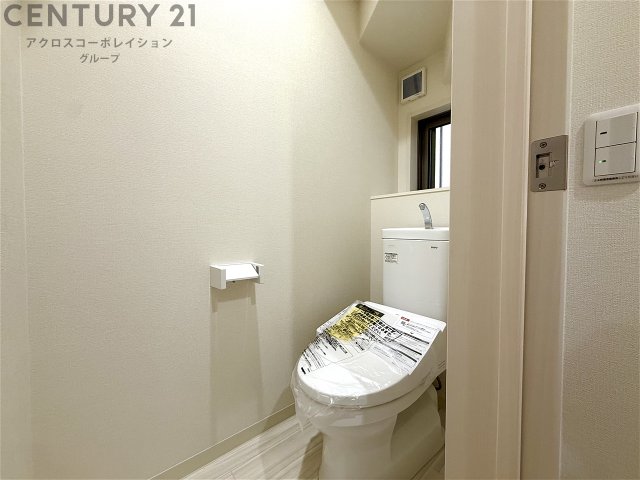 トイレ　温水洗浄便座付です☆