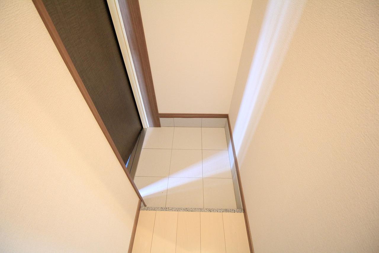 玄関　同間取り・別部屋の写真です。