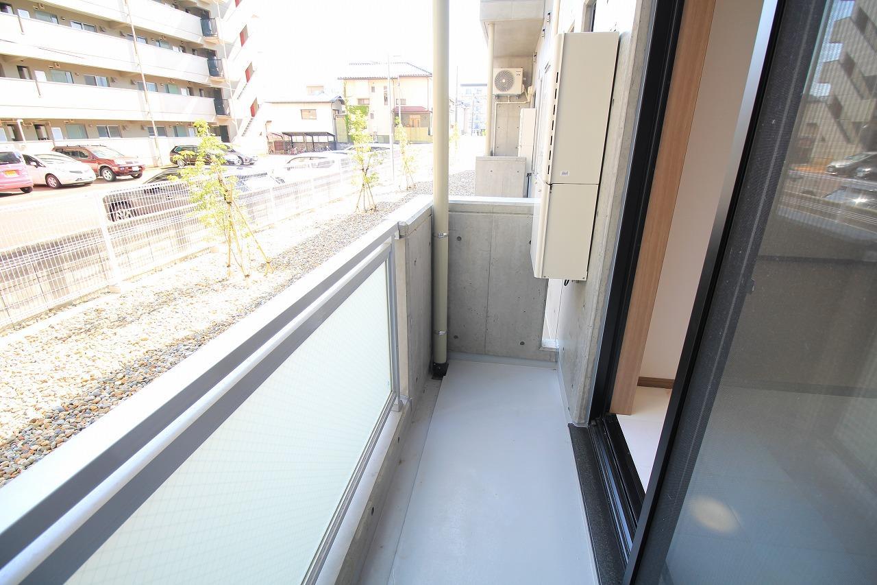 バルコニー　同間取り・別部屋の写真です。